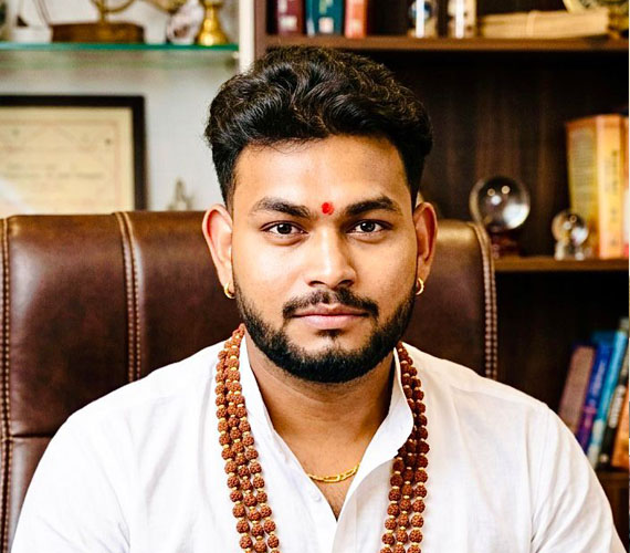 Astrologer Robin Bhargav
